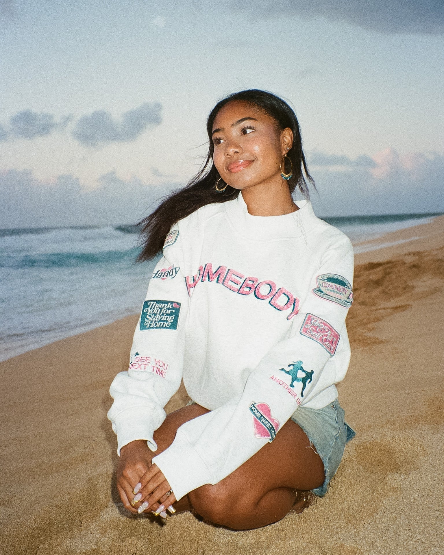 "Homebody" Mockneck in Heather Gray - Image 12